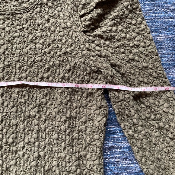 Floral Lace Pleated Puff Sleeve Top - Picture 5 of 7